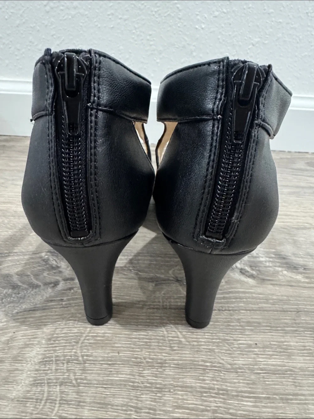 Life Stride Black Cutout Pump Heels